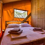 Marusina Olive Hills - Glamping & Minicamp אתר קמפינג פונאנט
