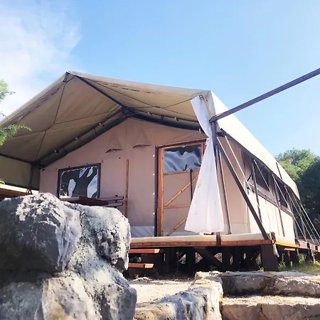 Marusina Olive Hills - Glamping & Minicamp אתר קמפינג 4*