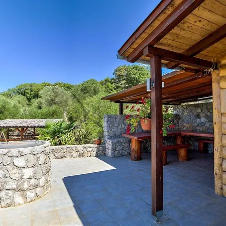 Marusina Olive Hills - Glamping & Minicamp Campingplads 4*