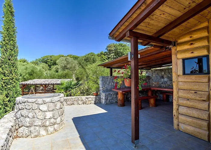 Marusina Olive Hills - Glamping & Minicamp Campingplatz 4*